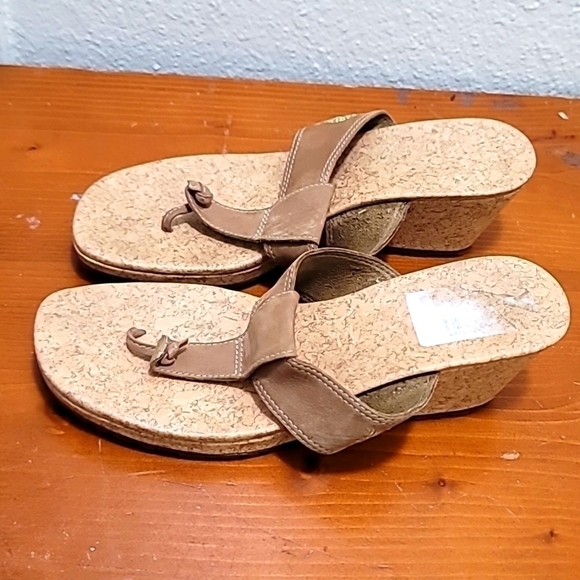 TIMBERLAND LEATHER WOMEN'S THONG WEDGE SANDAL TAN SIZE 8 HEEL 2 5 - Picture 5 of 8
